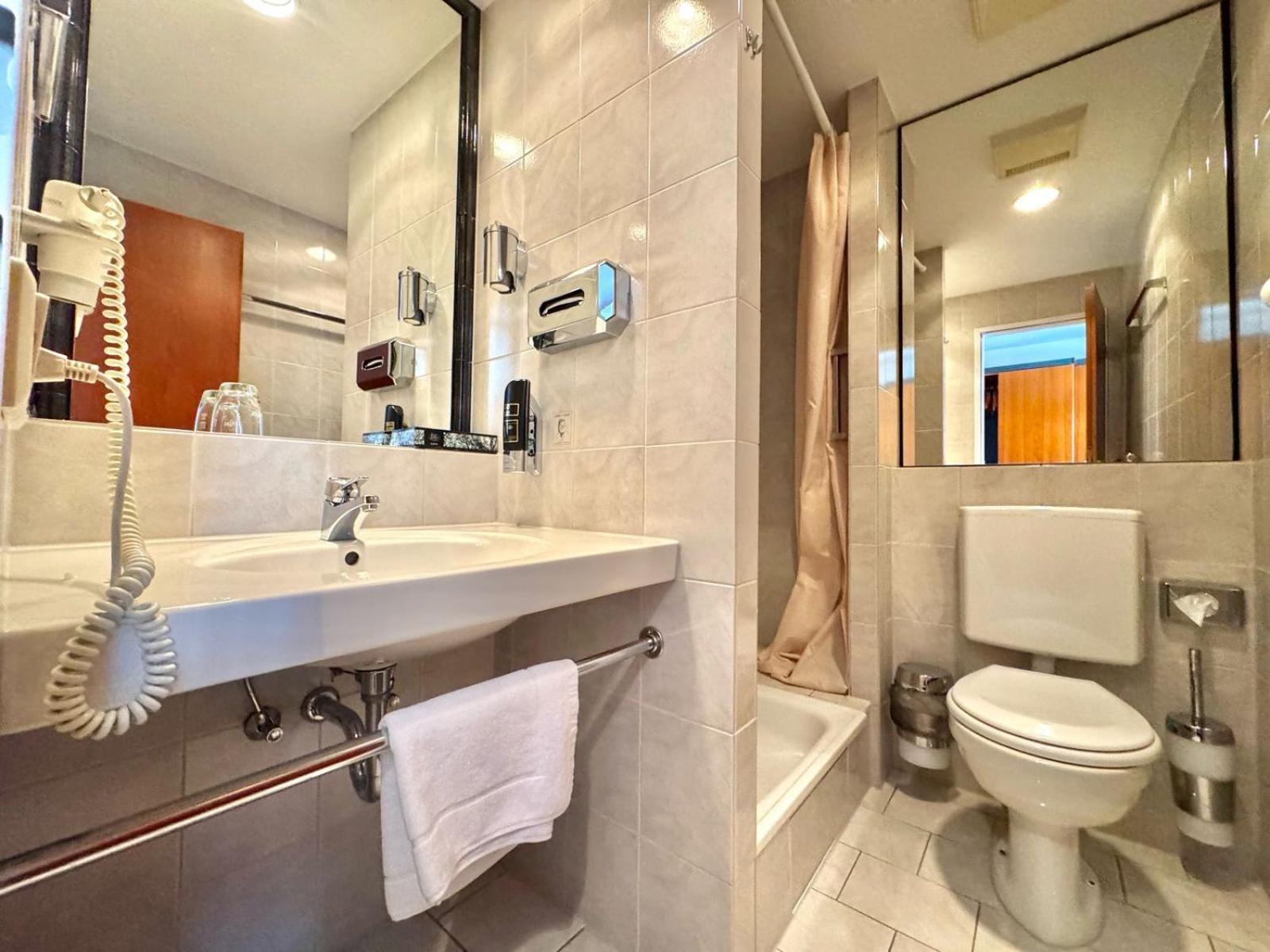 Ar Boutique Hotel Mannheim Bagian luar foto